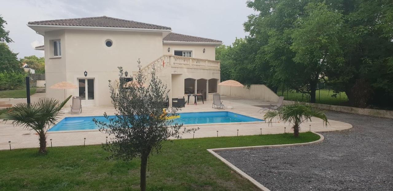 Maison Calme Et Spacieuse Bassens  Buitenkant foto